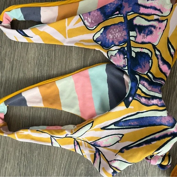 Bikini set - Picture 2 of 3